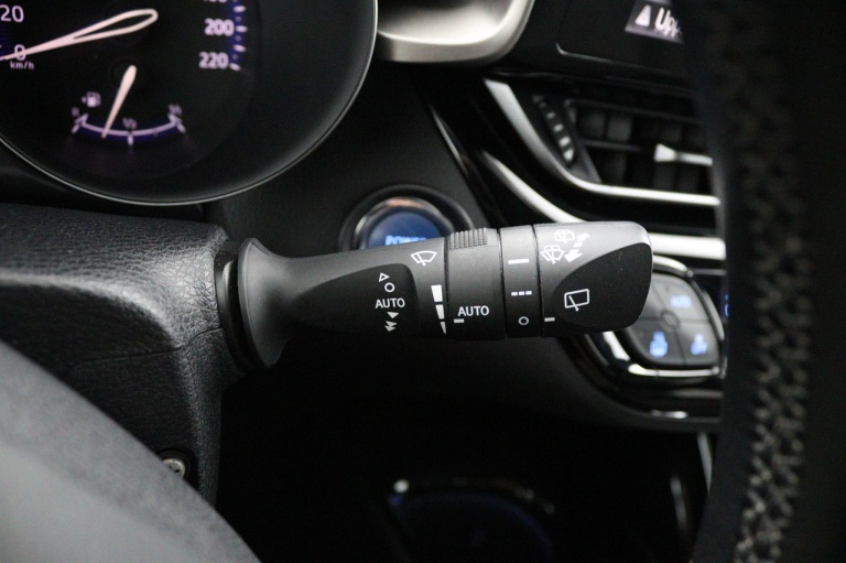 Toyota C-HR - 1.8 Hybrid Executive 32