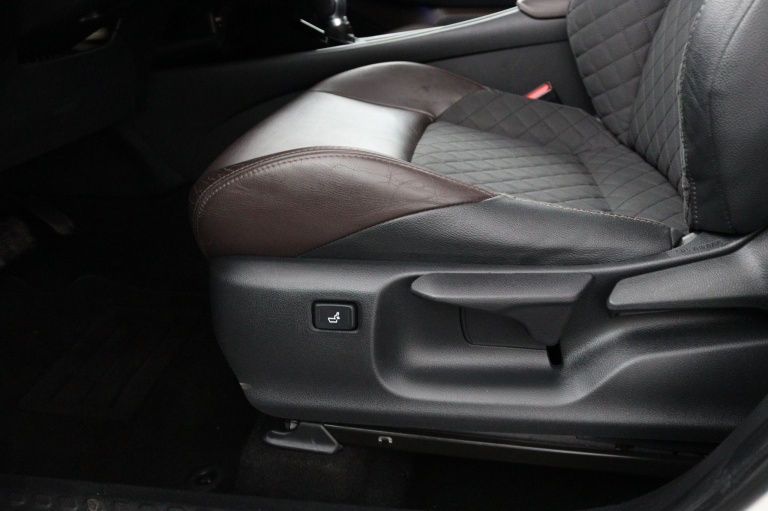Toyota C-HR - 1.8 Hybrid Executive 39
