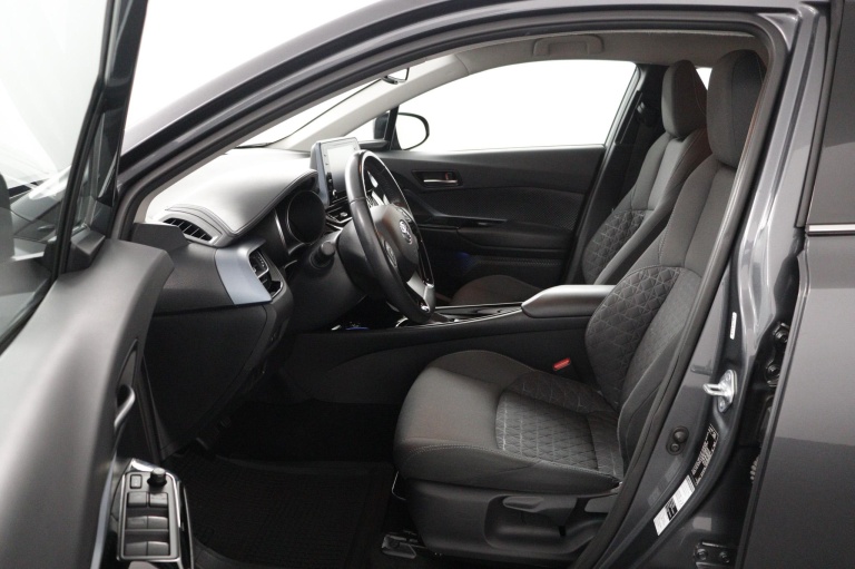 Toyota C-HR - 1.8 Hybrid Dynamic 16