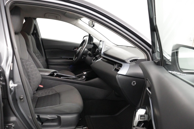 Toyota C-HR - 1.8 Hybrid Dynamic 19