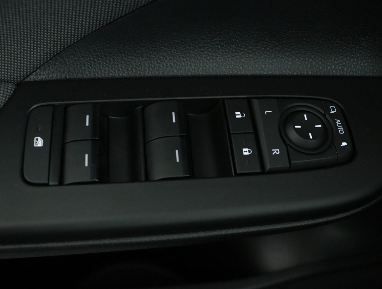 Toyota C-HR - 1.8 Hybrid 140 Dynamic 29