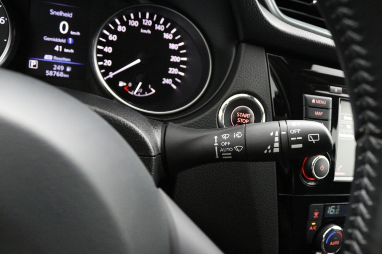 Nissan Qashqai - 1.3 DIG-T N-Connecta 14