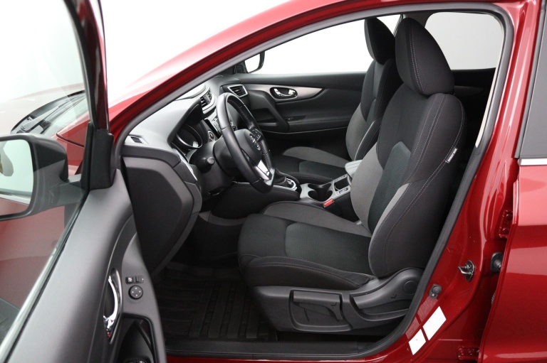 Nissan Qashqai - 1.3 DIG-T N-Connecta 15