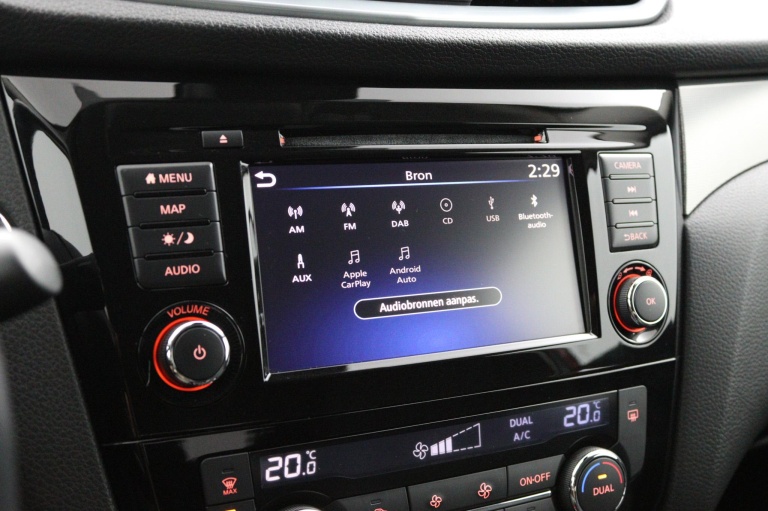 Nissan Qashqai - 1.3 DIG-T N-Connecta 24