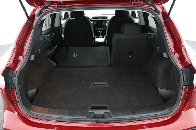 Nissan Qashqai - 1.3 DIG-T N-Connecta 36