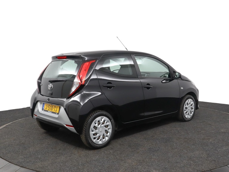 Toyota Aygo - 1.0 VVT-i x-play 2