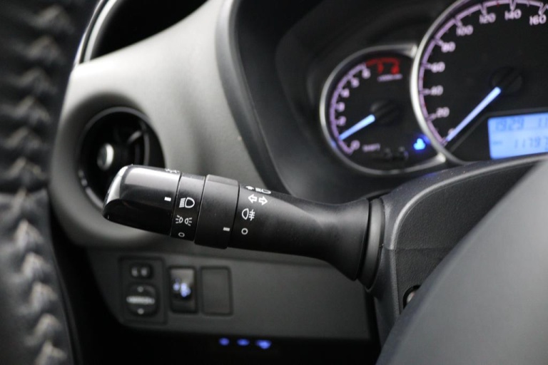 Toyota Yaris - 1.0 VVT-i Comfort 28