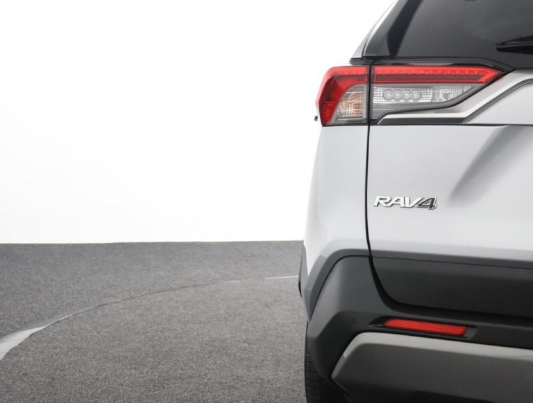 Toyota RAV4 - 2.5 Hybrid First Edition 115