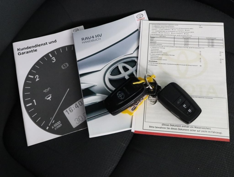 Toyota RAV4 - 2.5 Hybrid First Edition 40