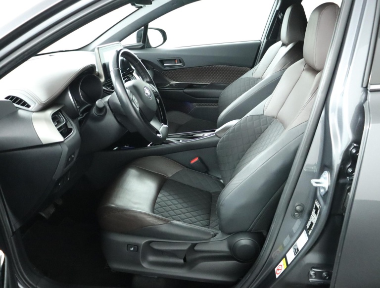 Toyota C-HR - 1.8 Hybrid Executive 17
