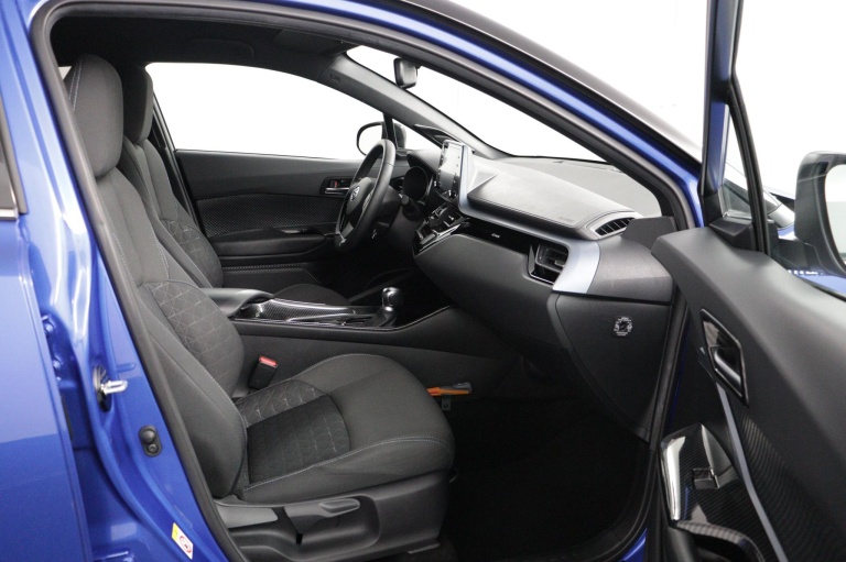 Toyota C-HR - 2.0 Hybrid First Edition 19