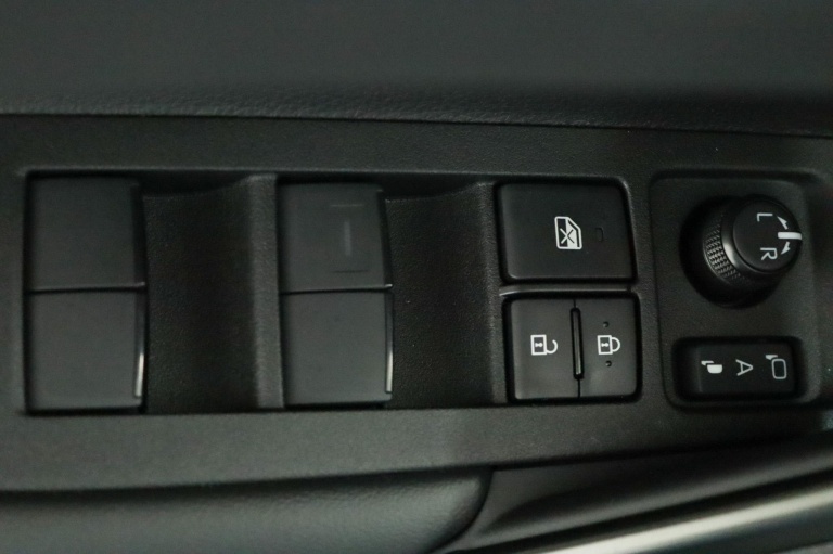 Toyota Corolla Cross - Hybrid 180 Executive 29
