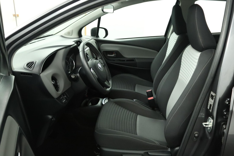 Toyota Yaris - 1.5 Hybrid Active 17