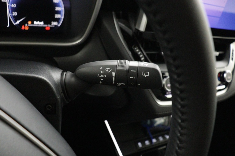 Toyota Corolla Cross - Hybrid 180 Executive 31