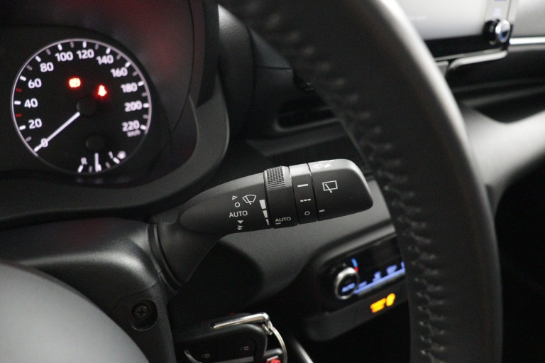 Toyota Yaris - 1.5 Hybrid Active 31