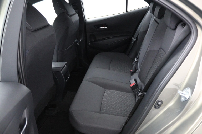 Toyota Corolla - 1.8 Hybrid Style 18