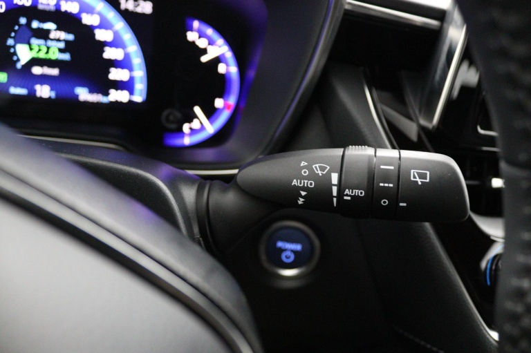 Toyota Corolla - 1.8 Hybrid Style 30