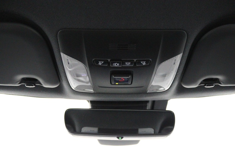 Toyota Corolla - 1.8 Hybrid Style 31