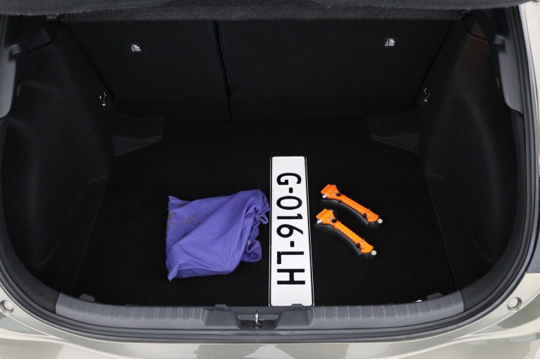 Toyota Corolla - 1.8 Hybrid Style 32