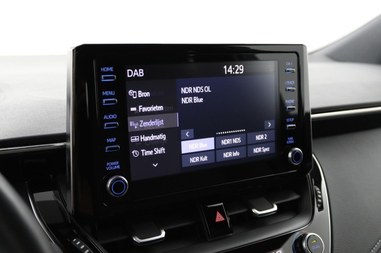 Toyota Corolla - 1.8 Hybrid Style 44