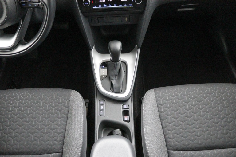 Toyota Yaris Cross - 1.5 Hybrid First Edition 26