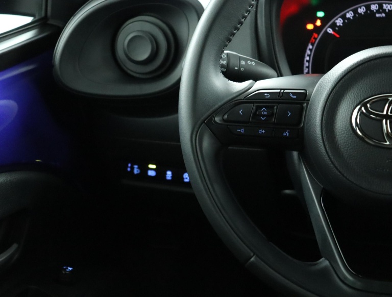 Toyota Aygo X - 1.0 VVT-i MT Play 19