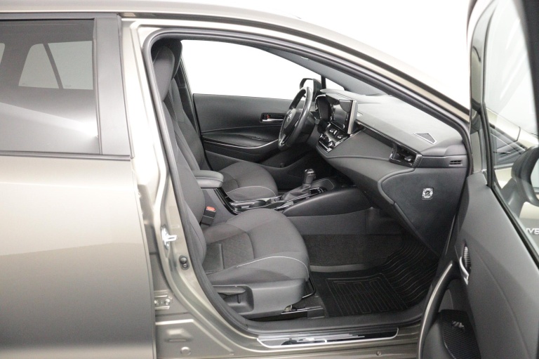 Toyota Corolla Touring Sports - 1.8 Hybrid Dynamic Limited 21