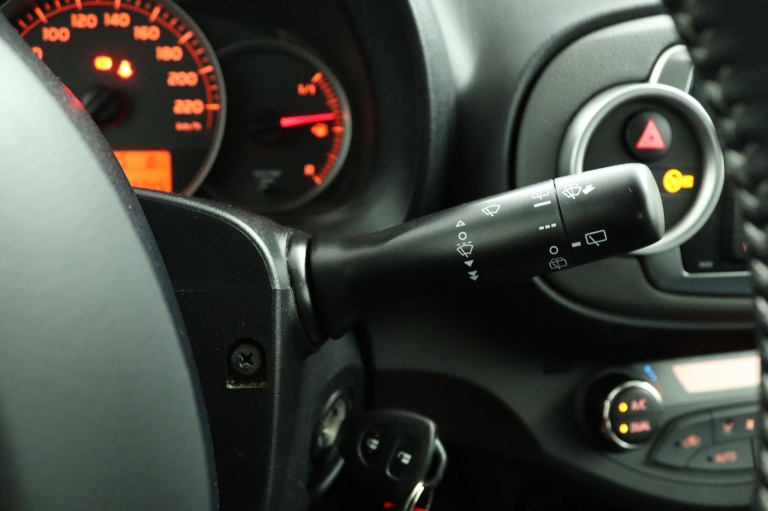 Toyota Yaris - 1.0 VVT-i Aspiration 32