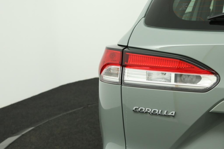 Toyota Corolla Cross - Hybrid 140 Active 37
