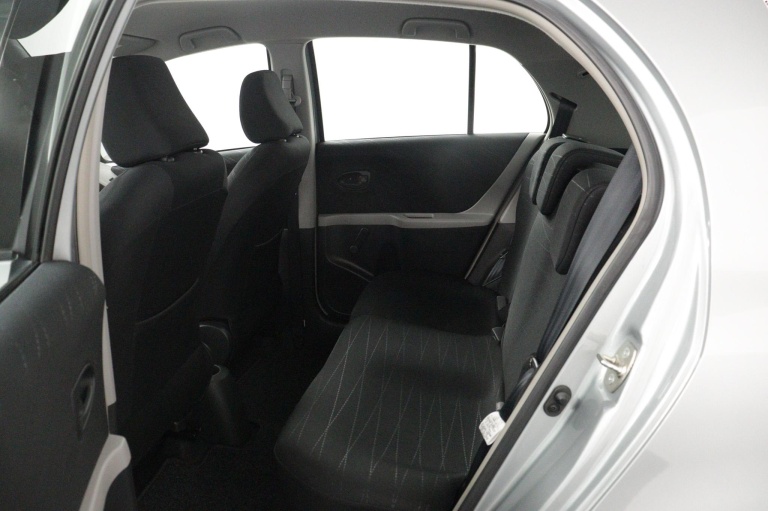 Toyota Yaris - 1.3 VVTi Sol 17