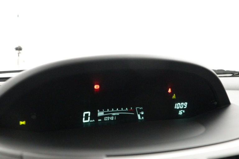 Toyota Yaris - 1.3 VVTi Sol 6