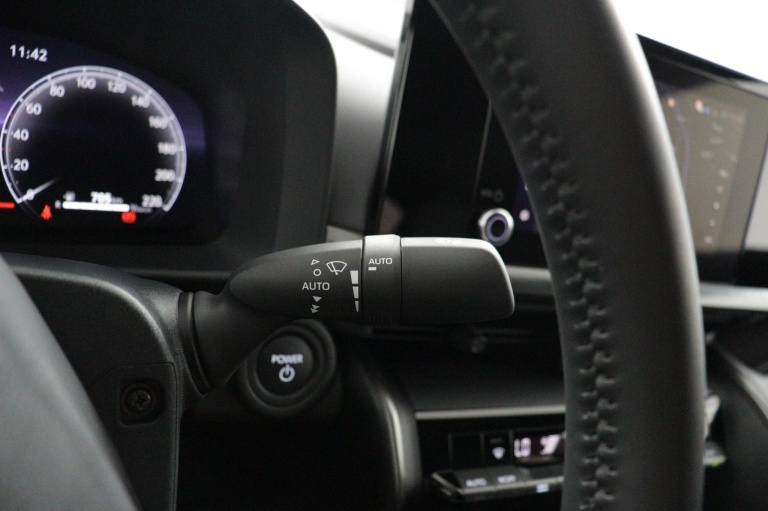 Toyota C-HR - 1.8 Hybrid 140 Dynamic 30