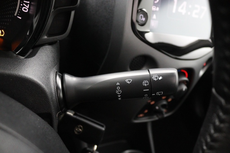 Toyota Aygo - 1.0 VVT-i x-play cabrio 32