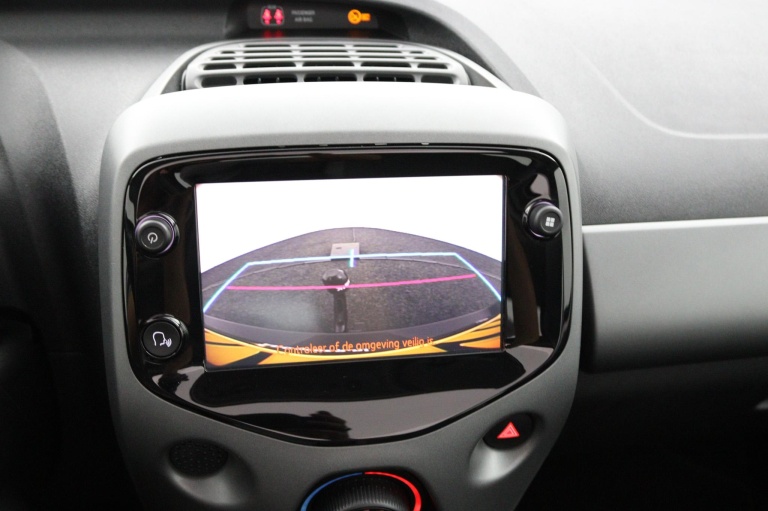 Toyota Aygo - 1.0 VVT-i x-play cabrio 47