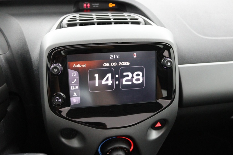 Toyota Aygo - 1.0 VVT-i x-play cabrio 48