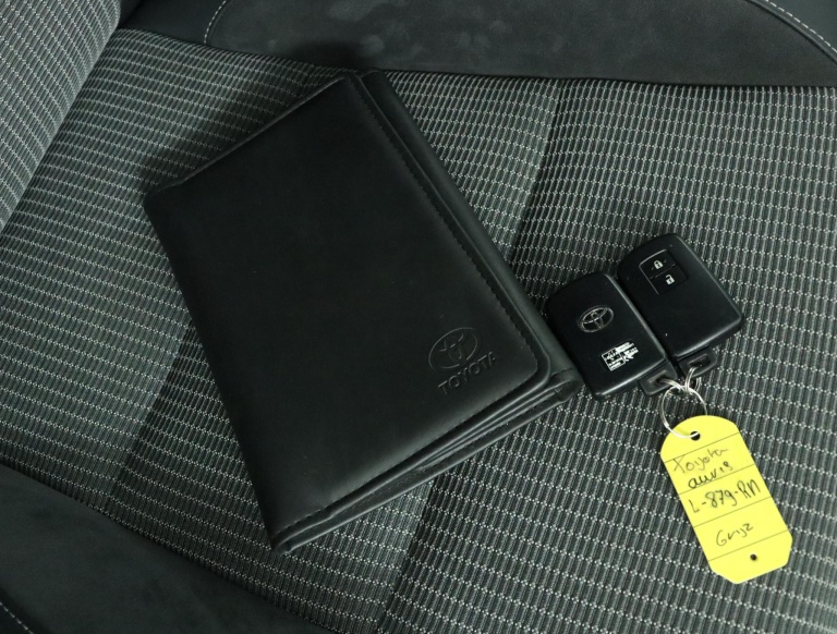 Toyota Auris - 1.8 Hybrid Executive 11