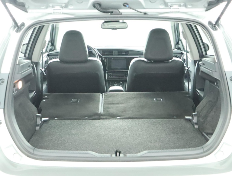 Toyota Auris - 1.8 Hybrid Executive 27