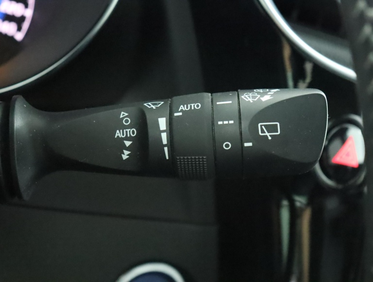 Toyota Auris - 1.8 Hybrid Executive 33