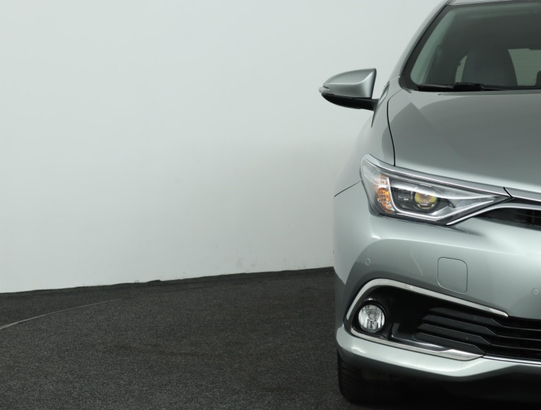 Toyota Auris - 1.8 Hybrid Executive 37
