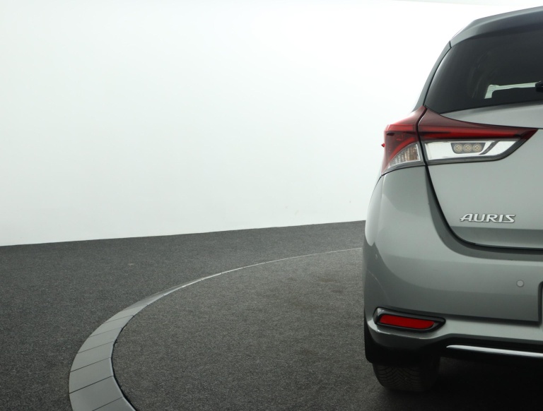 Toyota Auris - 1.8 Hybrid Executive 43