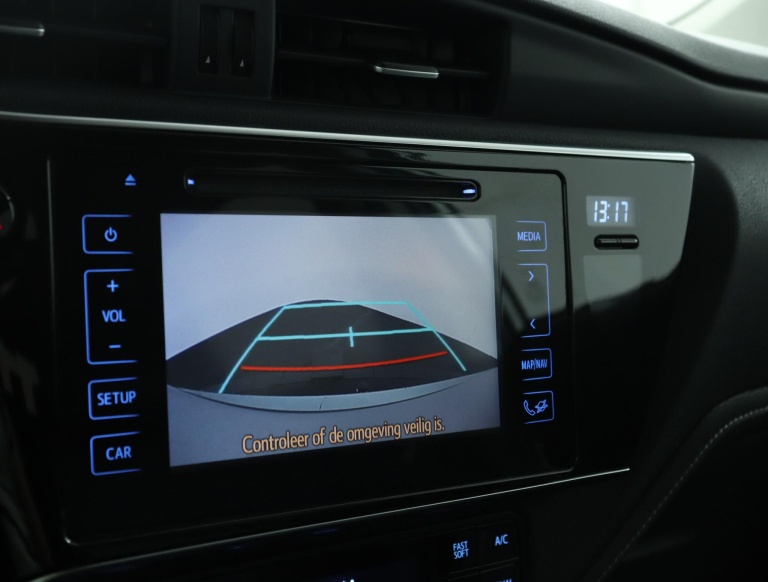 Toyota Auris - 1.8 Hybrid Executive 9