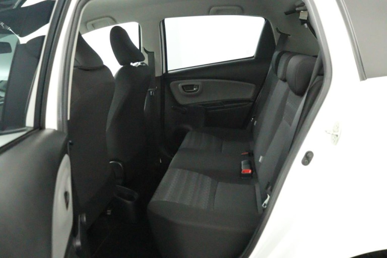 Toyota Yaris - 1.3 VVT-i Aspiration Bi-Tone 18