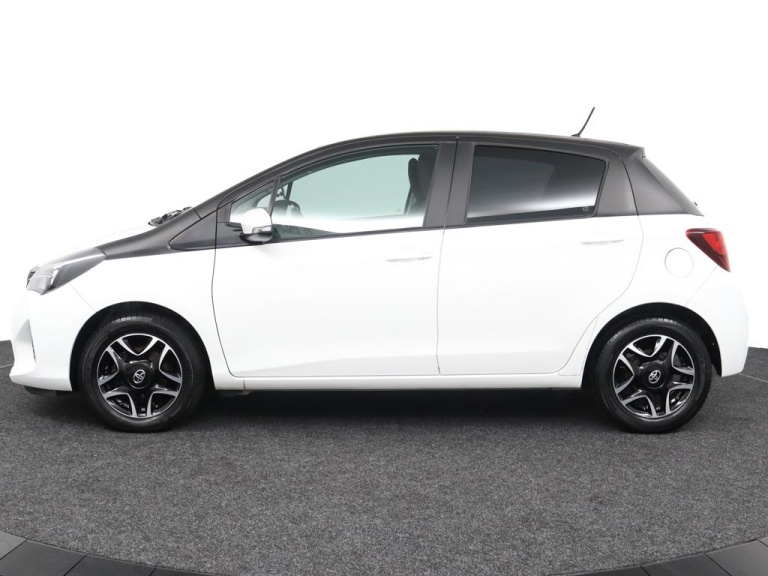 Toyota Yaris - 1.3 VVT-i Aspiration Bi-Tone 3