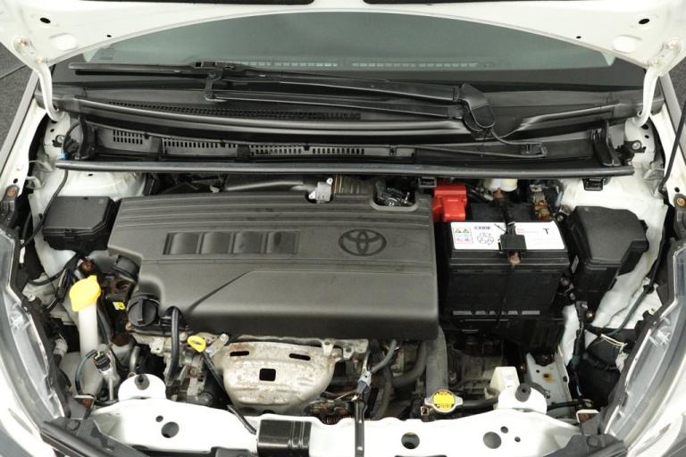 Toyota Yaris - 1.3 VVT-i Aspiration Bi-Tone 32