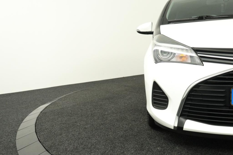 Toyota Yaris - 1.3 VVT-i Aspiration Bi-Tone 34