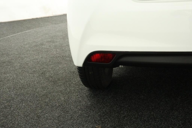 Toyota Yaris - 1.3 VVT-i Aspiration Bi-Tone 37