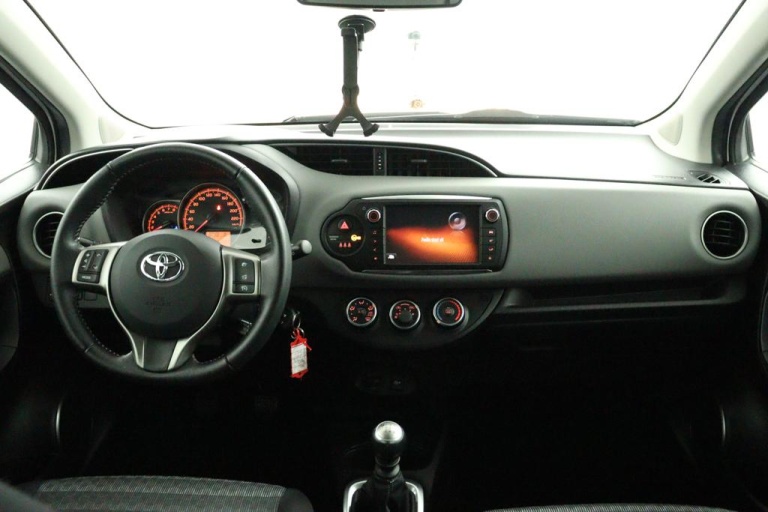 Toyota Yaris - 1.3 VVT-i Aspiration Bi-Tone 4