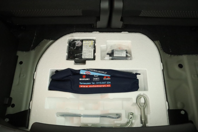 Suzuki Ignis - 1.2 Smart Hybrid Style 35
