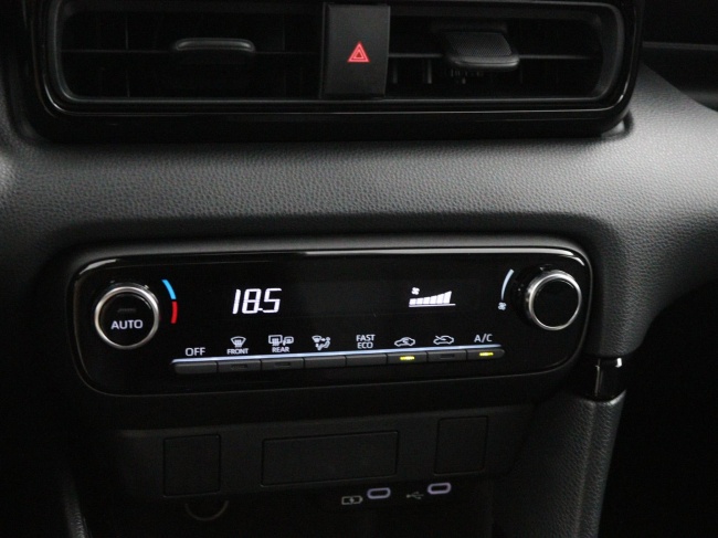 Toyota Yaris - 1.5 Hybrid 115 First Edition