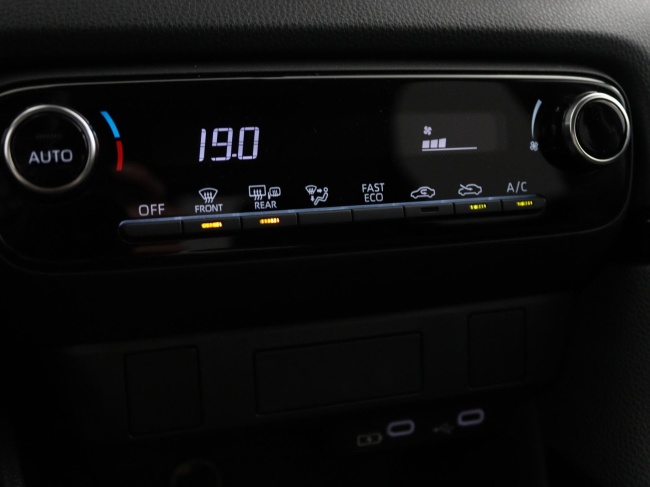 Toyota Yaris - 1.5 Hybrid 115 Special Edition